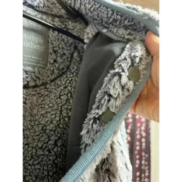 Simply Southern Fleece‎ Pullover - Picture 7 of 8